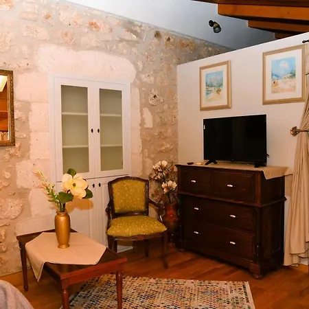 La Casa Di Bella.Ένα Πέτρινο Σπίτι Με Barbecue Karia (Lefkada)