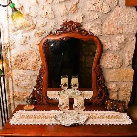 La Casa Di Bella.Ένα Πέτρινο Σπίτι Με Barbecue * Karia (Lefkada)
